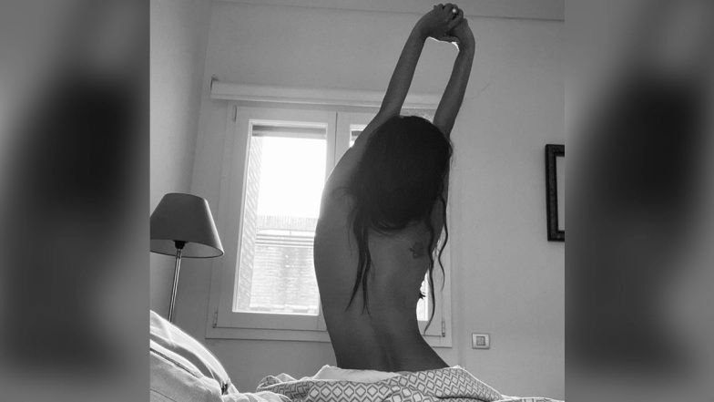 Esha Gupta Ends 2020 with a Hot Topless Pic, Says ‘Blessed to Have Love and Be Loved’ (View Post)