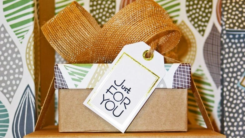 Christmas and New Year DIY Gift Ideas: From Minibar in a Jar to Colourful Plant Holders, 5 Homemade Presents for Your Special Ones to Celebrate the Holiday Season 2020–21
