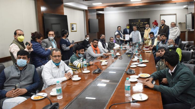 Farmers' Delegation From Haryana Meets Narendra Singh Tomar, Extends Support to Farm Laws