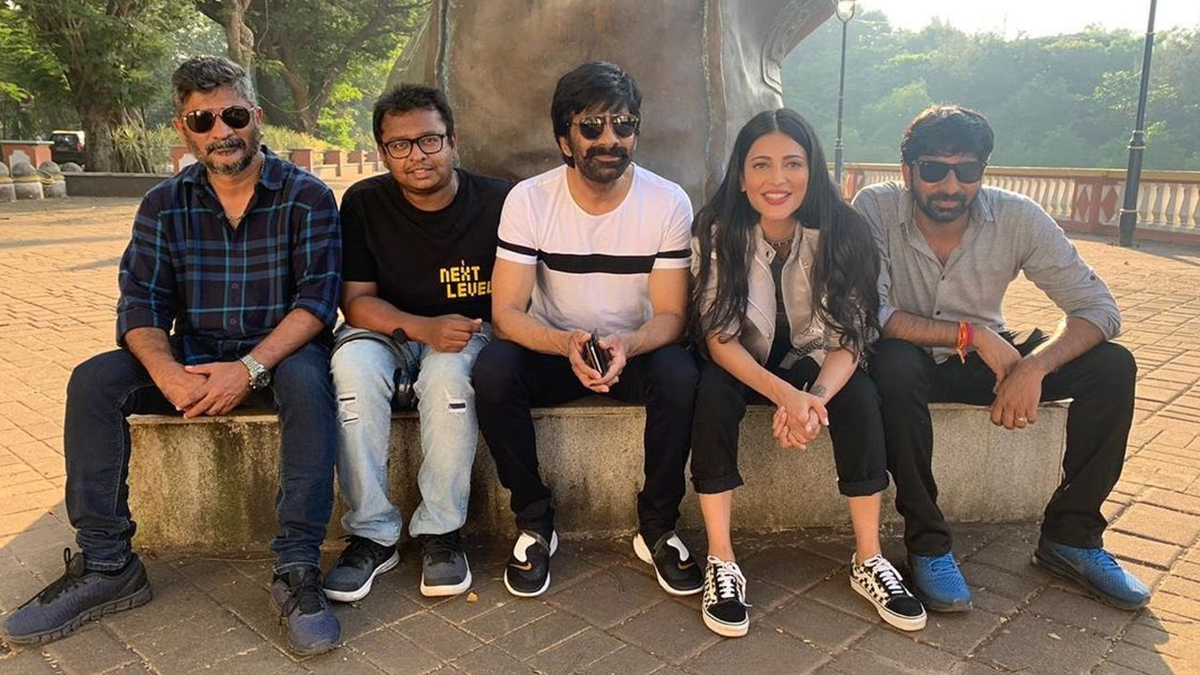 Varalaxmi Xxx - Krack: Ravi Teja Wraps Goa Schedule of His Next with Shruti Haasan (View  Post) | ðŸŽ¥ LatestLY