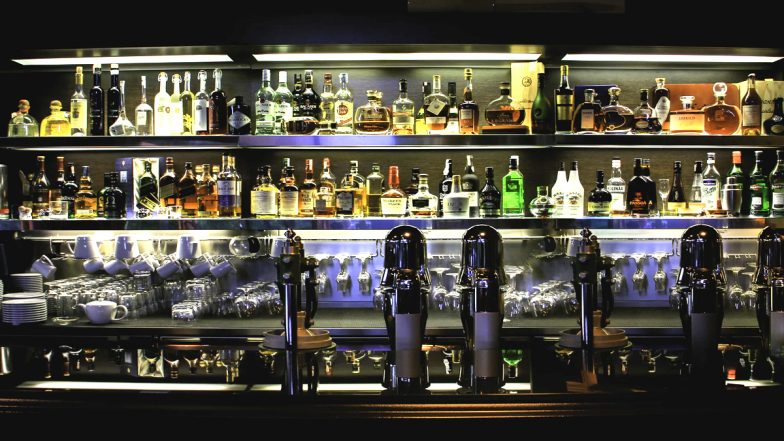 Holy Cheers! Ahead of the Holiday Season 2020, Bars & Pubs in UK Apply to Register As ‘Place of Worship’ so They Can Reopen Amid Lockdown Tier 3 Restrictions