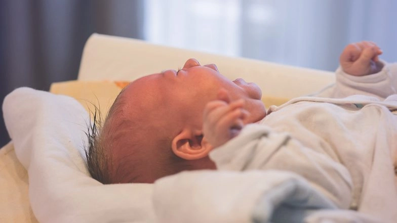 Nurse Accidentally Cuts Newborn Baby’s Thumb