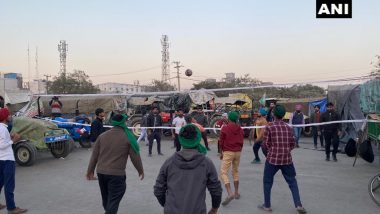 Farmers' Agitation: Jalandhar Farmers Beat Stress at Singhu Border, Play Volleyball in Evening; Watch Pics and Videos