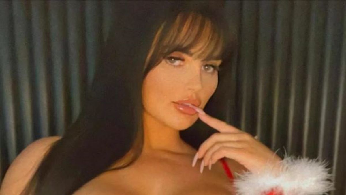 Renee Gracie Gives Major Christmas Vibes in Red, Sheer Lingerie Flaunting  Her Kim K Butt! | 🤝 LatestLY