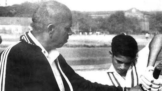 Sachin Tendulkar Pens Emotional Note on His Childhood Coach Ramakant Achrekar's Birth Anniversary