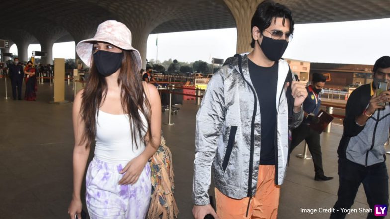 Kiara Advani And Sidharth Malhotra, Rumoured Couple Of B-Town, Spotted Heading Out Of Mumbai Ahead Of New Year! (View Pics)
