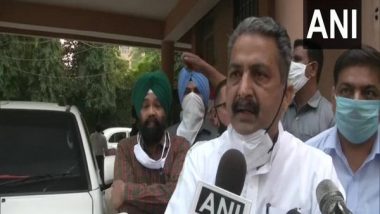 Farmers Protest: Punjab Minister Vijay Inder Singla Hands Over Rs 5 Lakh Cheque to Kin of Farmer Who Died During Agitation