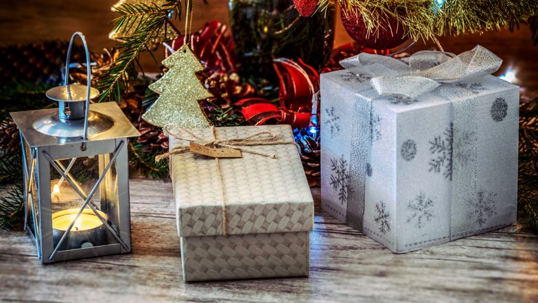 Last-Minute Gifts for Christmas 2020: Cozy Sweatpants, eBook Subscription and More, 6 Thoughtful Presents for Everyone in Your Family to Celebrate the Holiday Season
