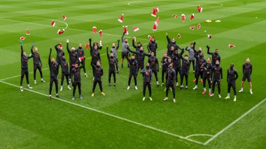 Mohamed Salah, Roberto Firmino & Team Liverpool Immerse in Festive Mood, Don Santa Caps (Watch Video)