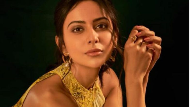 Rakul Preet Singh’s ‘Pawri Ho Rahi Hai’ Twist Will Make You Focus More on Fitness (Watch Video)