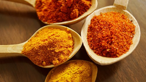 Fake Factory Busted in UP’s Hathras Making Spices by Mixing Donkey Dung, ‘Bhusa’ & Acids, Cops Seize 300 kg of Spices Packed in Names of Local Brands