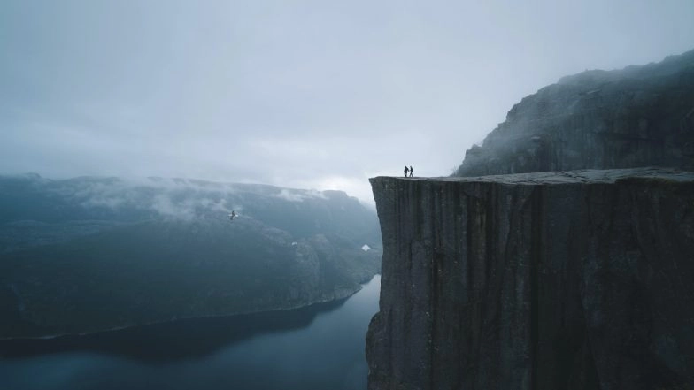 Marriage Proposal Gone Wrong! Woman Falls 650-Ft Down Cliff in Austria Moments After Saying &lsquo;Yes&rsquo; to Partner, Survives Miraculously