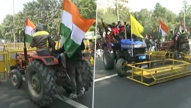 Farmers' Tractor Rally Violence: 6 Buses, 5 Police Vehicles Damaged as 10,000 Farmers Stormed Delhi's ITO, Says FIR