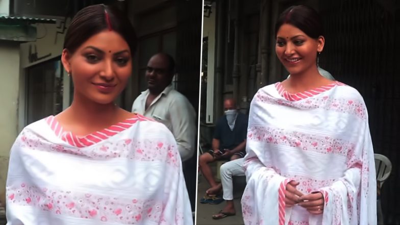 Urvashi Rautela Goes 10 Shades Darker and We Think It's Not 'Fair'! Watch Video