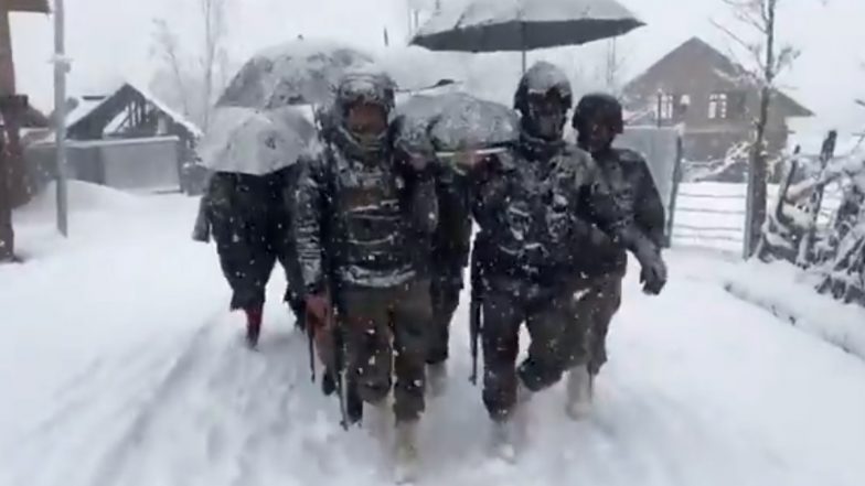 Indian Army Personnel Brave Cold Weather, Help Woman And Her Newborn Reach Home in Snow-laden Kupwara in Jammu And Kashmir (Watch Video)