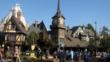 Disneyland, Magic Mountain, Universal Studios and Others to Reopen from April 1 Amid Decline in COVID-19 Cases in US's California