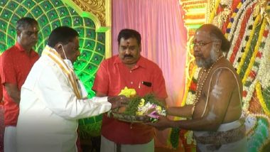 New Year 2021: Puducherry CM V Narayanasamy Visits Temple, Church to Offer Prayers on New Year