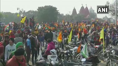 Farmers Protest: Protesting Farmers Show Black Flags to Union Minister Som Parkash in Hoshiarpur