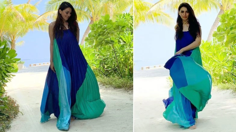 Yo or Hell No? Hansika Motwani in Zwaan While Holidaying in Maldives
