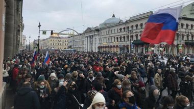 Russia: Thousands Protest Demanding Alexey Navalny's Release, Over 2000 Arrested