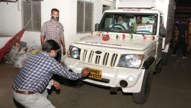 Covishield Vaccine: First Consignment of COVID-19 Vaccine by Serum Institute Arrives in Mumbai From Pune in BMC's Special Vehicle; View Pics