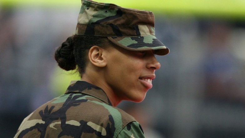 US Female Soldiers Can Now Shave Their Heads, Grow Their Hair Long, Colour Their Nails & Wear Earrings