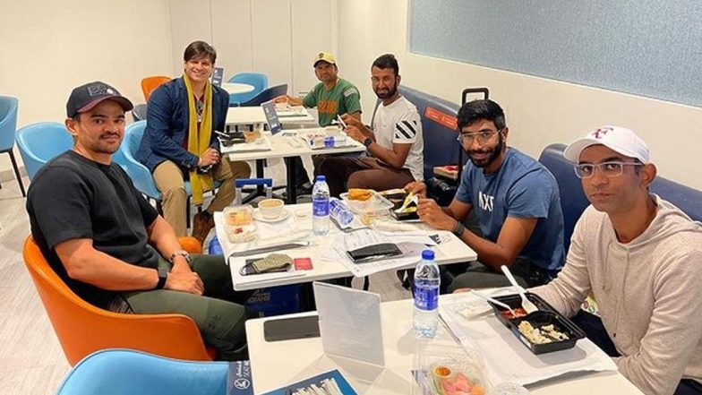 Vivek Oberoi Meets Jasprit Bumrah, Cheteshwar Pujara at Dubai Airport as They Chat About India's Historic Win Against Australia (View Post)