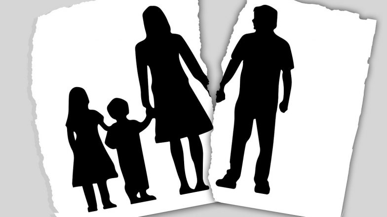 Gujarat Shocker: Man Gives Triple Talaq to Wife, Moves Out With Two Girlfriends; FIR Registered