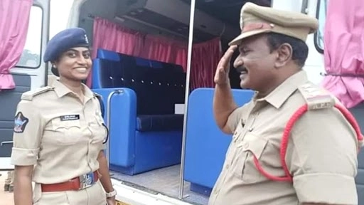 Circle Inspector Shyam Sundar Salutes His DSP Daughter Jessi Prasanti With Pride During Police Duty Meet in Andhra Pradesh’s Tirupati, Photo of the Duo Wins Hearts (See Pic)