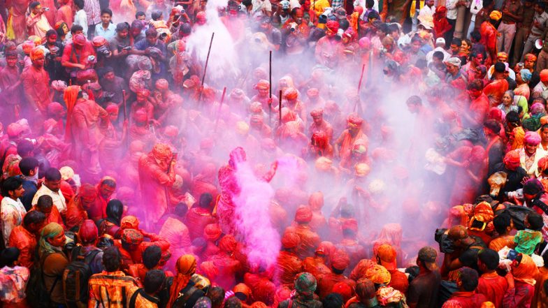 Holi 2021: Gujarat Government Issues Guidelines, Bans Public Celebrations, Mass Events on Dhuleti Day