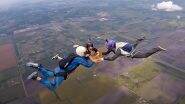 Slice at the Sky! Texas Skydivers Eat Pizza As They Freefall Towards the Ground From 14,000 Feet, Incredible Video Will Make You Go Whoa!