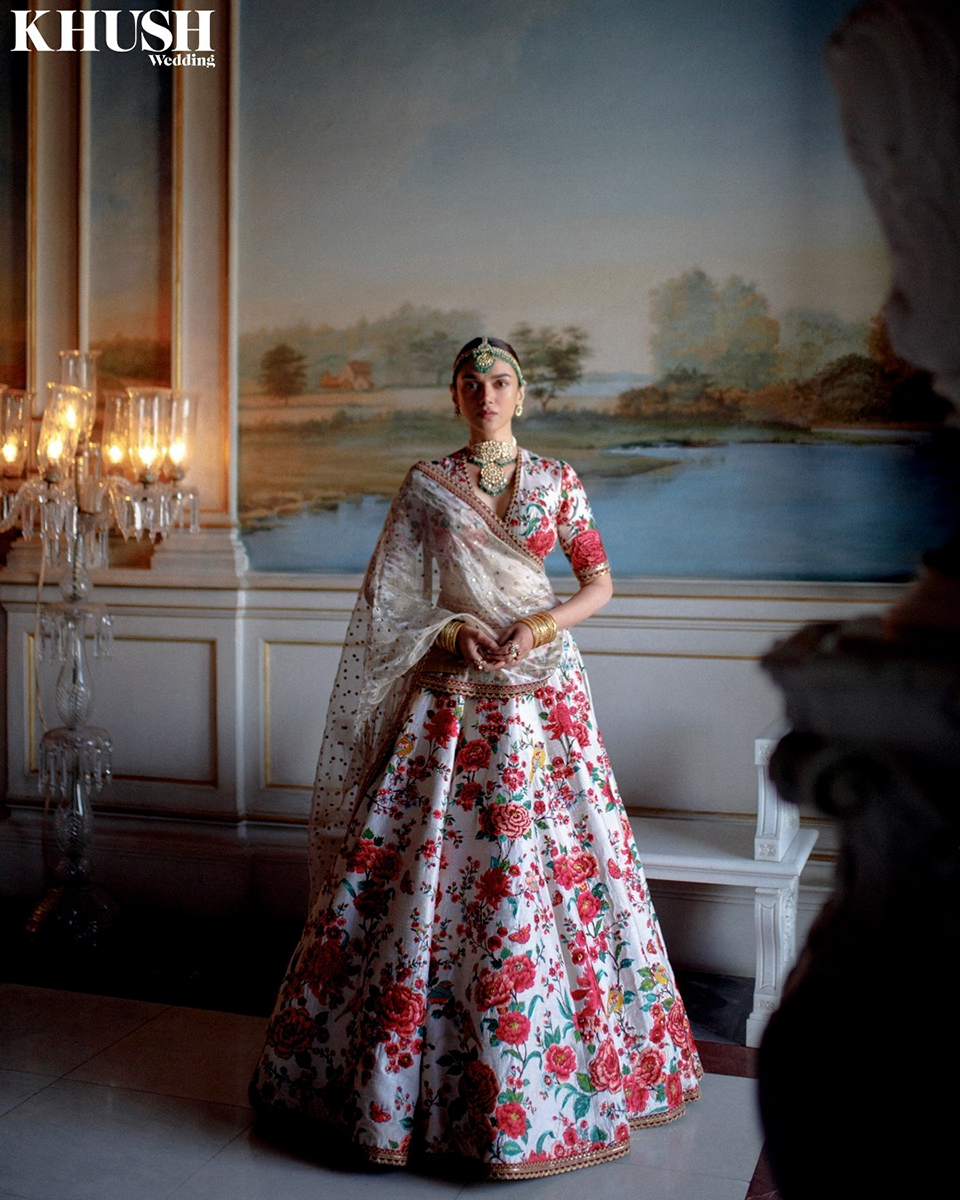 Aditi plays the classic Sabyasachi bride | Aditi Rao Hydari Paints a Regal Picture in Sabyasachi for Khush Wedding Magazine | Latest Photos, Images & Galleries | LatestLY.com