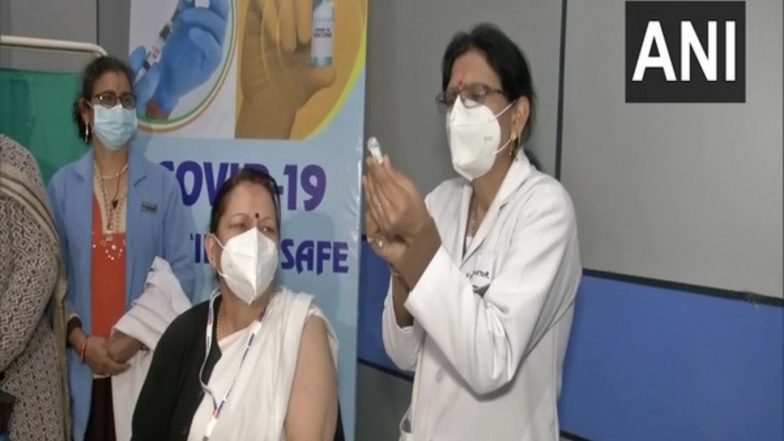 International Women's Day 2021: Maharashtra Sets Up COVID-19 Vaccination Centres Only for Women in Each District