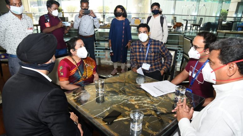 Mumbai Mayor Kishori Pednekar Says Corporators to Get COVID-19 Vaccine From March 1, BMC Official Says No Such Directive Received