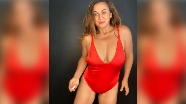THIS OnlyFans Star Plans To Sell Masturbation Videos, Dirty Knickers and Socks on XXX Website!
