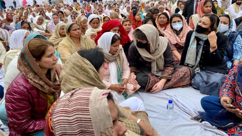 Priyanka Gandhi Vadra Meets Family of Deceased Farmer Navreet Singh, Who Died During Republic Day Violence in Delhi