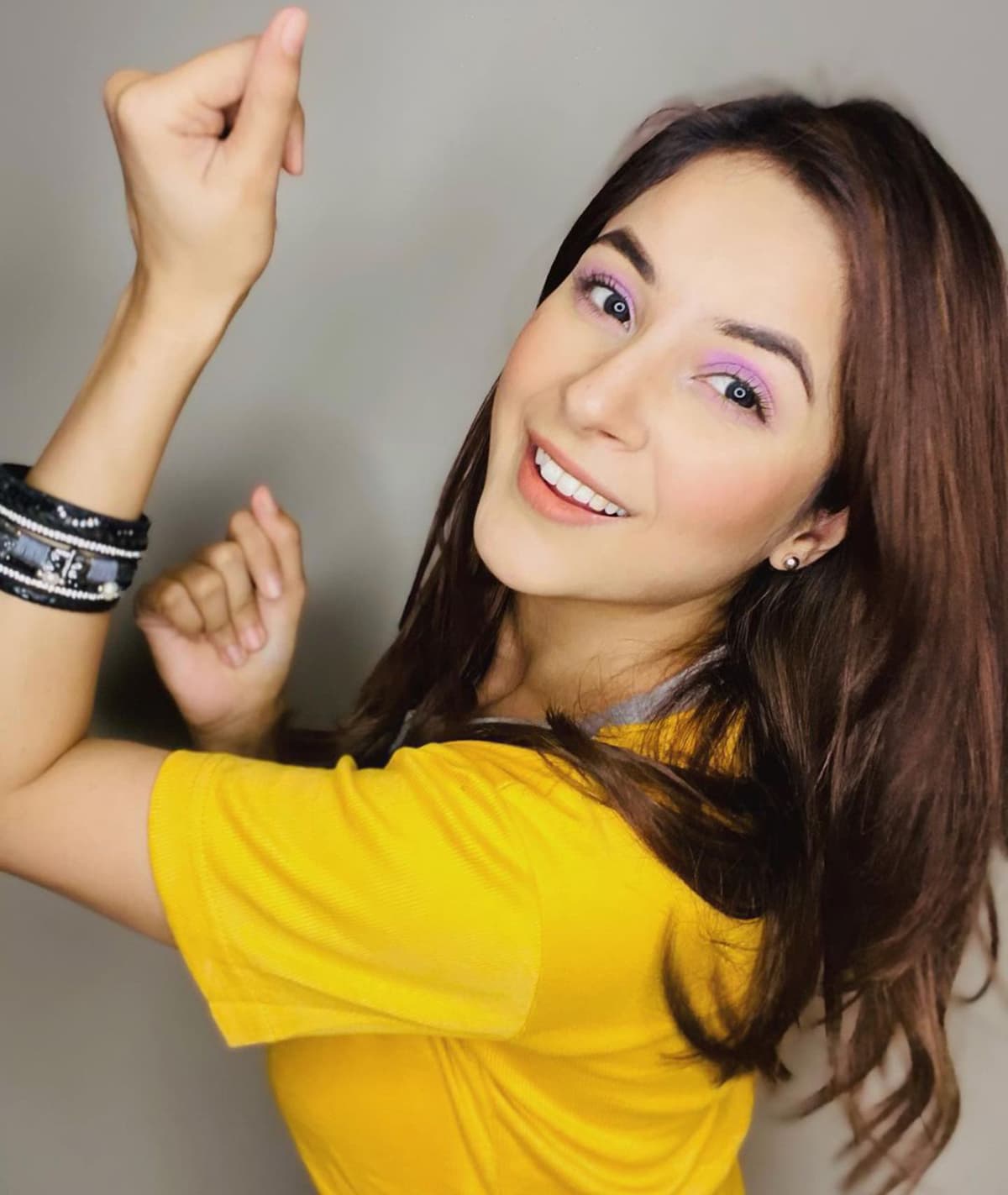 A bright yellow and grey tee is all the Punjabi actress needs to activate her sunshine mode on. Of course, those soft purple eye shadow is too glam for words. A bright yellow and grey tee is all the Punjabi actress needs to activate her sunshine mode on. Of course, those soft purple eye shadow is too glam for words.