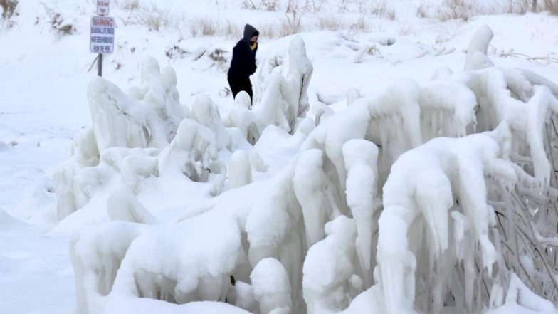 Texas Crisis: Power Outage Leaves Millions Without Heat in Freezing Temperatures; Watch Stories of Survival Amid Shortage of Food And Drinking Water (See Pics and Videos)