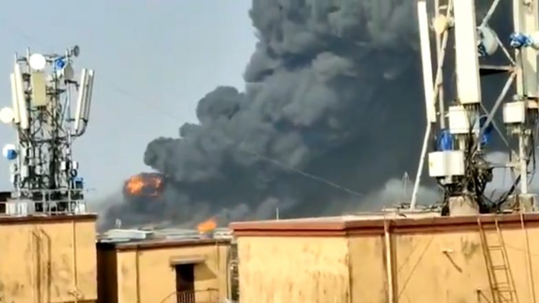 Mumbai Fire: Blaze Erupts at Scrapyard in Mankhurd's Mandala Area Near Slum; Firefighting Operations Underway (Video)