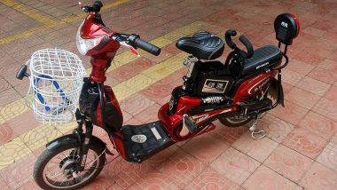 Goa Govt Working on Green Power Policy To Enable Bike-Swapping, the Policy Will Allow Petrol-Guzzling Two-Wheeler Owners Opt for E-Bike at Subsidised Cost