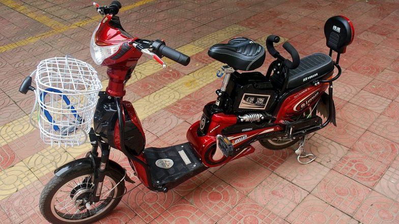 Goa Govt Working on Green Power Policy To Enable Bike-Swapping, the Policy Will Allow Petrol-Guzzling Two-Wheeler Owners Opt for E-Bike at Subsidised Cost