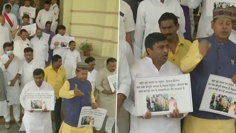 Fuel Price Hike: RJD MLAs Protest Outside Bihar Assembly in Patna (See Pictures)