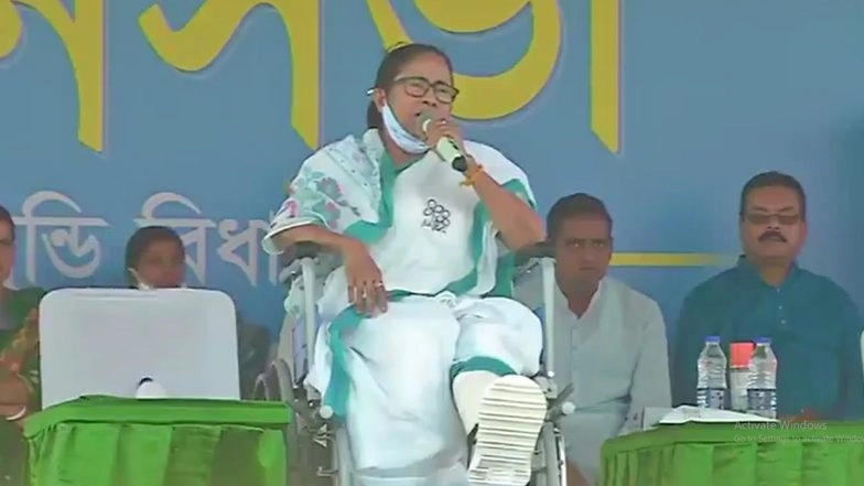 COVID-19 Surge in West Bengal: Mamata Banerjee Writes to PM Narendra Modi, Asks for 5.4 Crore Doses of Coronavirus Vaccine