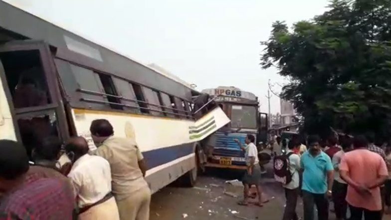 Andhra Pradesh Road Accident: Two Buses Collide Head-On in Vizianagaram, Three Killed