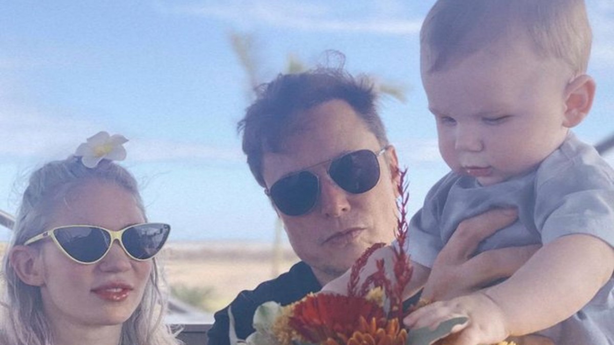 Elon Musk Tweets Family Photo With Son X Æ A-12 and Girlfriend Grimes With Quirky Caption ‘Starbase, Texas’