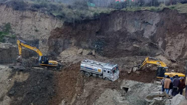 Srinagar-Jammu National Highway Blocked Due to Landslide, Restoration Work Underway