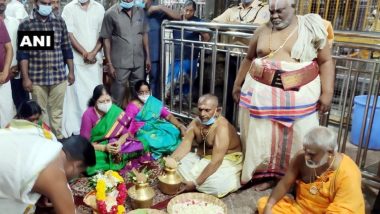 Tamil Nadu Assembly Elections 2021: VK Sasikala, Expelled AIADMK Leader, Performs Puja at Temple in Rameswaram