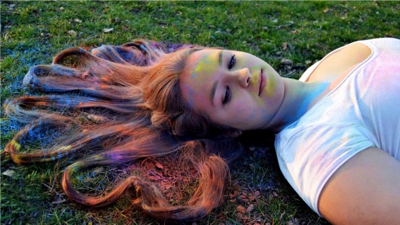 Holi 2021 Hair Care Tips: Easy Ways to Protect Your Tresses While Playing with Gulal, Abeer, Pigment or Water Colours on the Festival
