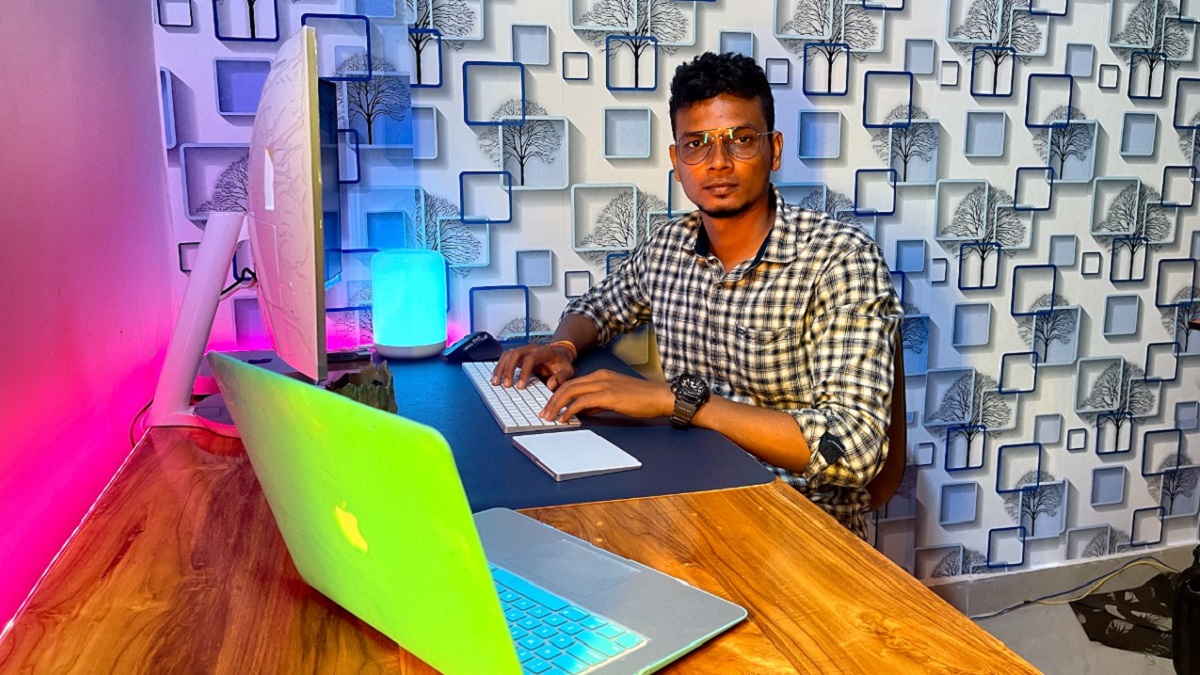 Professional Blogger Chandan Prasad Sahoo Is Helping Millions of Young ...