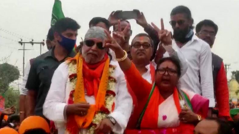 West Bengal Assembly Elections 2021: Mithun Chakraborty Holds Roadshow in Coochbehar's Tufanganj (See Pictures)